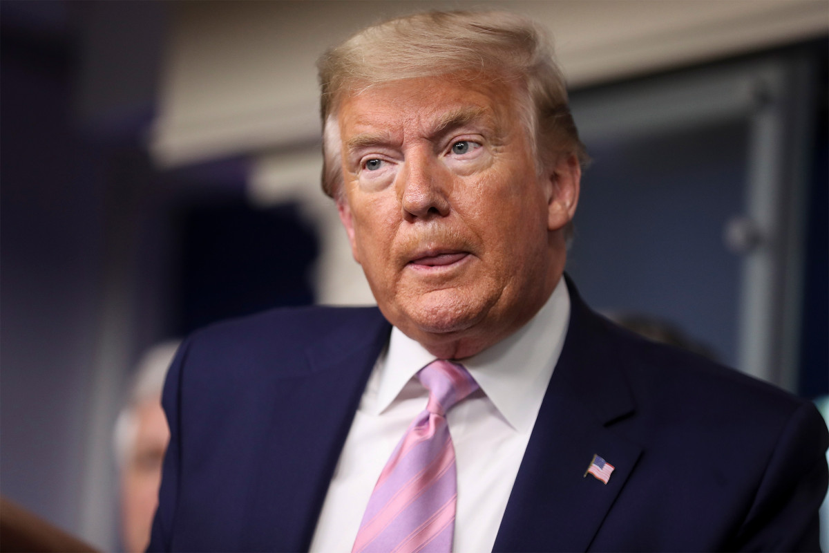 Trump considers canceling domestic flights to coronavirus hot spots 1