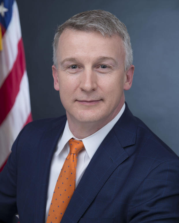 HHS ousts vaccine expert who pushed back on COVID-19
treatment 1