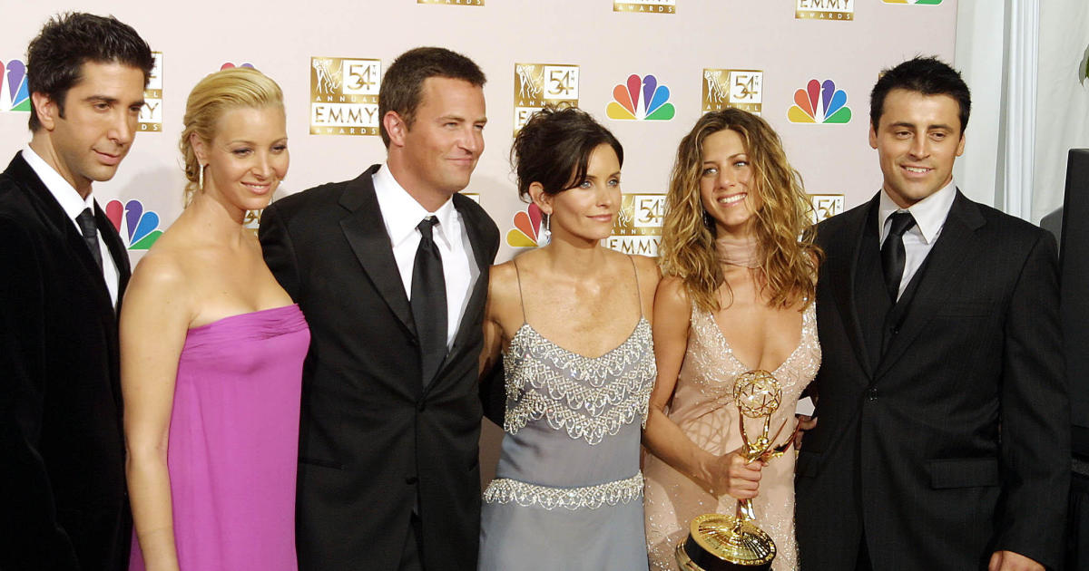 "Friends" cast joins All In Challenge to raise money for
coronavirus relief 1