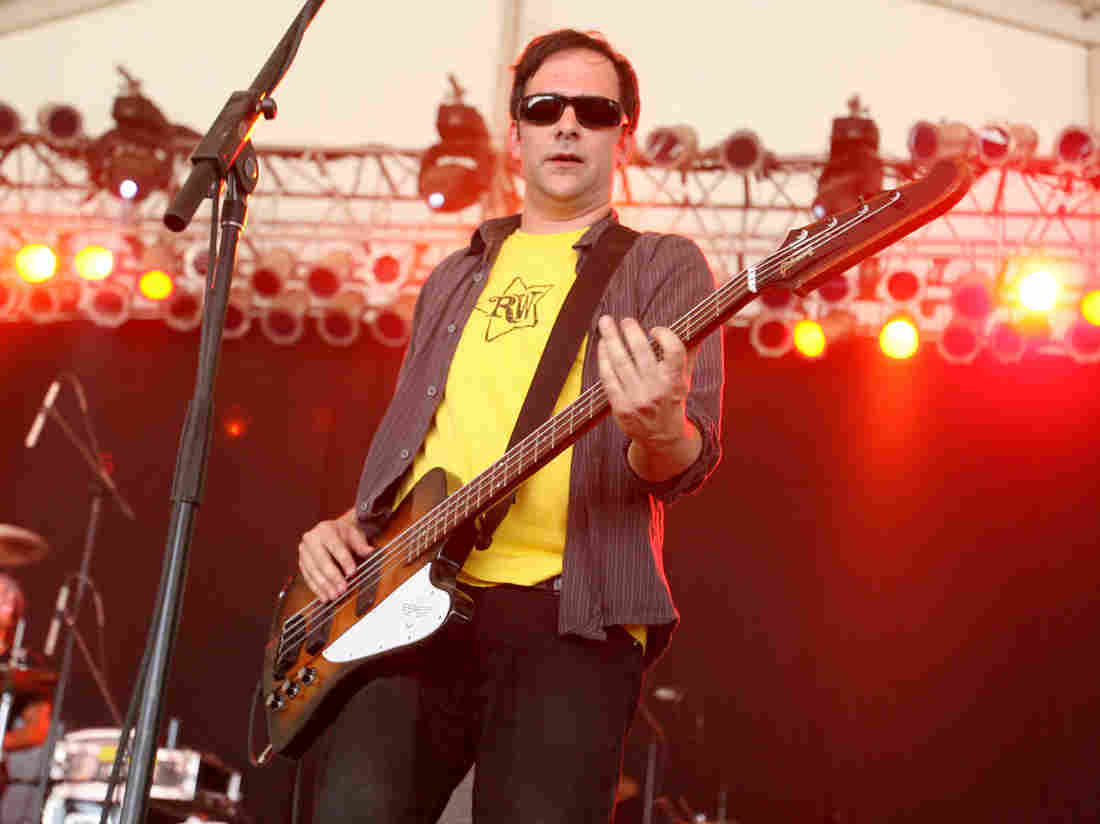 Fountains Of Wayne's Adam Schlesinger Dies At 52 After Contracting COVID-19 1