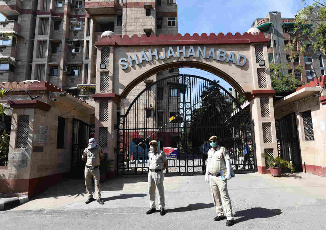 An Indian State Tells Quarantined Folks: 'A Selfie An Hour Will Keep The Police Away' 1
