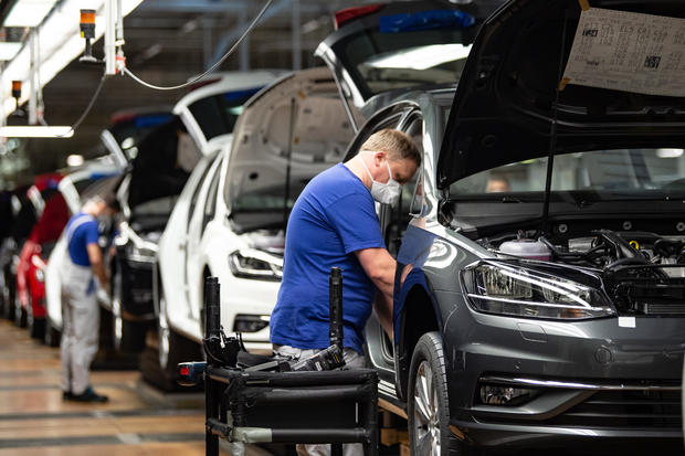 Huge auto plant cautiously ramps up after COVID-19
shutdown 1