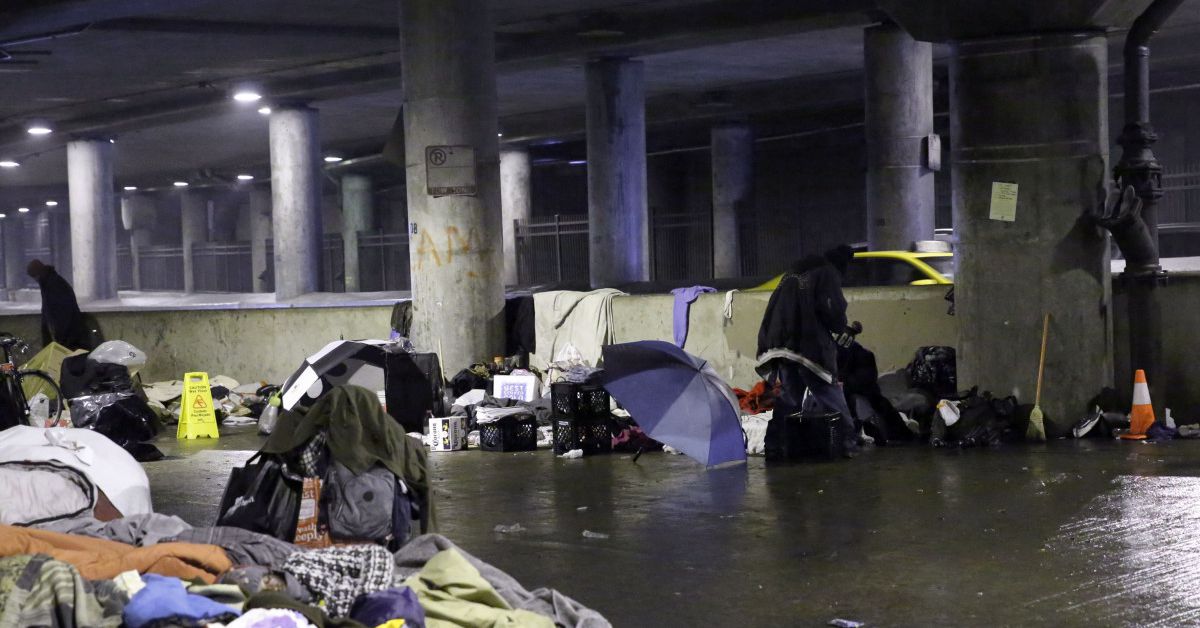 Homeless census count threatened by barriers tied to
COVID-19 1