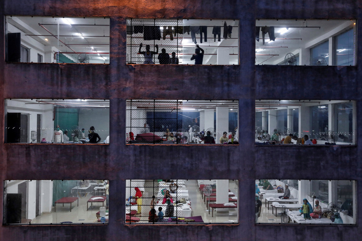 Indians try to flee unsanitary, overcrowded coronavirus
quarantine centers 1