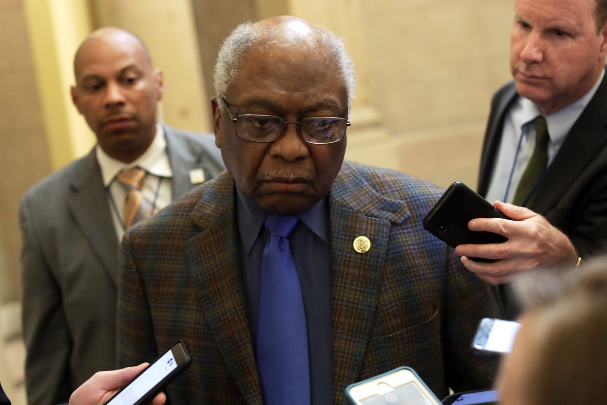House Democrats create coronavirus aid and response
oversight panel 1