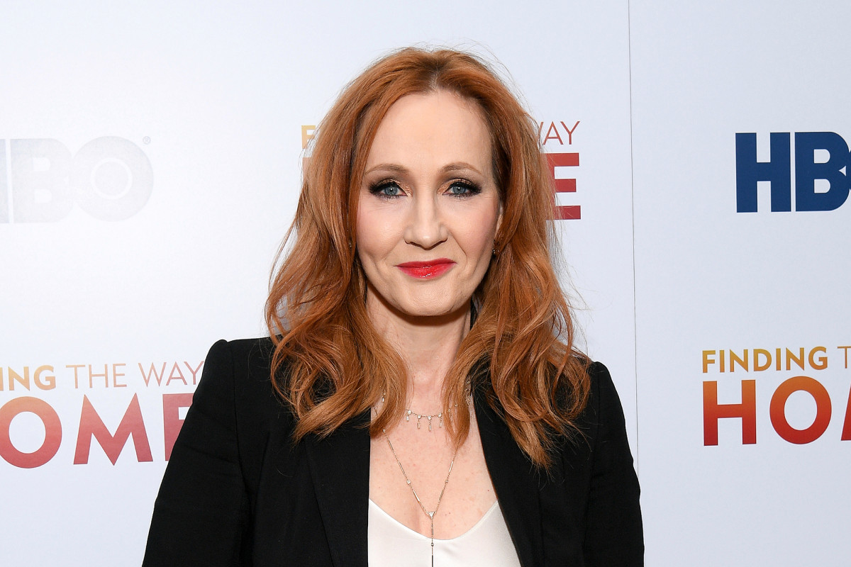 J.K. Rowling creates new Harry Potter site for coronavirus boredom 1