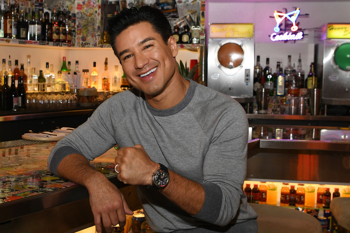 Mario Lopez takes break from quarantine sex to reboot Menudo
boy band 1