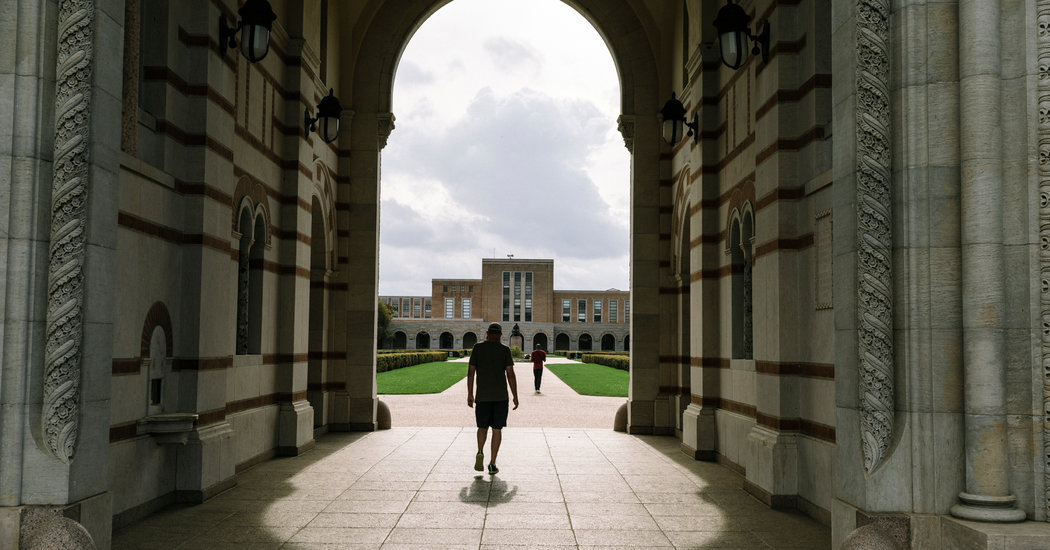 After Coronavirus, Colleges Worry: Will Students Come Back? 1