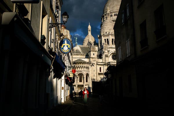 Coronavirus in France: Without Tourists, Paris Again Belongs
to Parisians 1