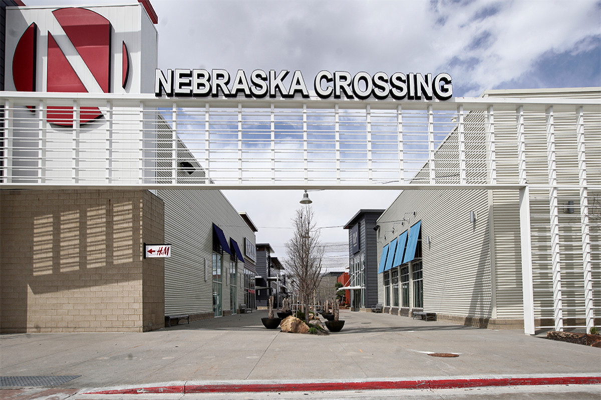 Nebraska mall plans to reopen despite rise in coronavirus cases 1