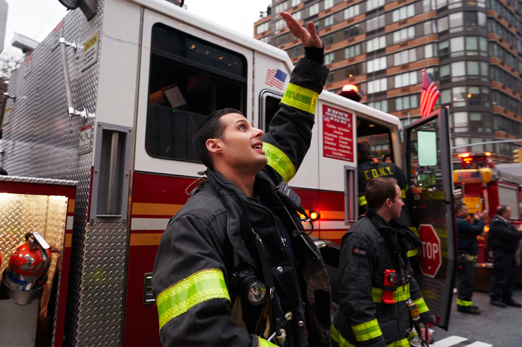 FDNY firefighters applaud medical workers battling coronavirus at NYU Langone 1