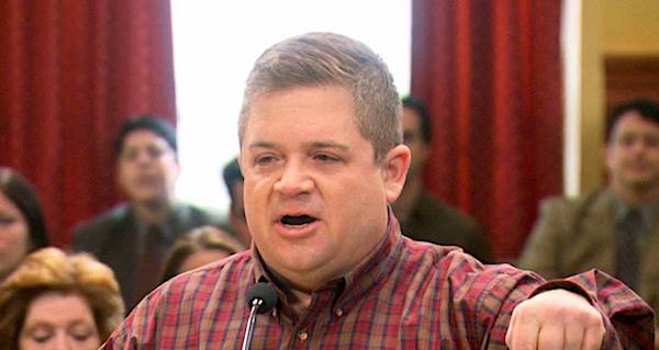 Comedian Patton Oswalt gets roasted for comparing
coronavirus-lockdown protesters to Anne Frank 1