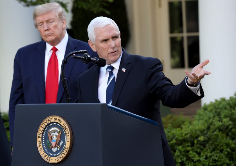 Mike Pence Tours Mayo Clinic Without Facemask, Going Against
Facility Policy During Coronavirus Pandemic 1