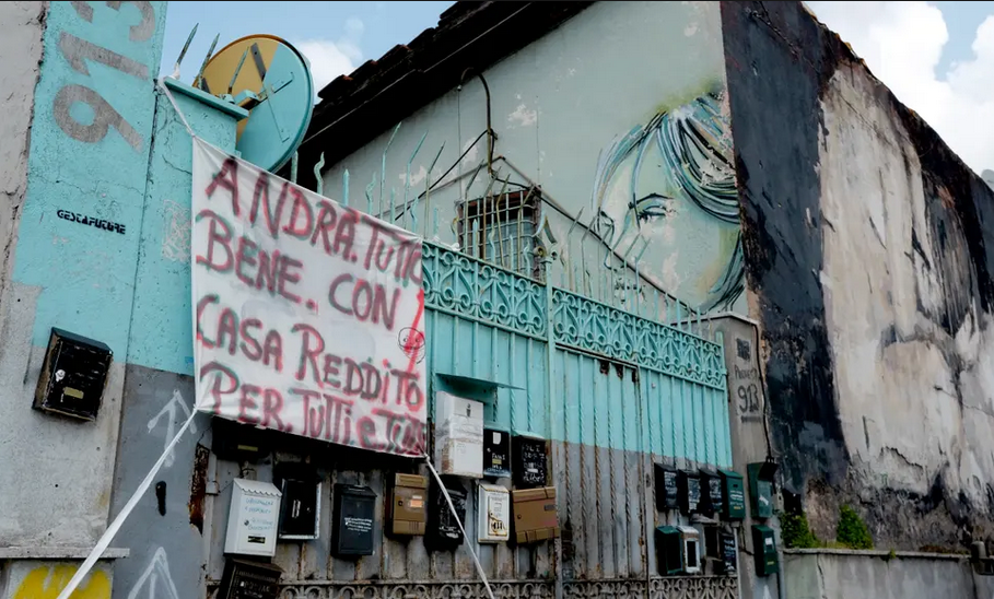 Italian Mafia Distributes Food To Low-Income Families Under Quarantine 1