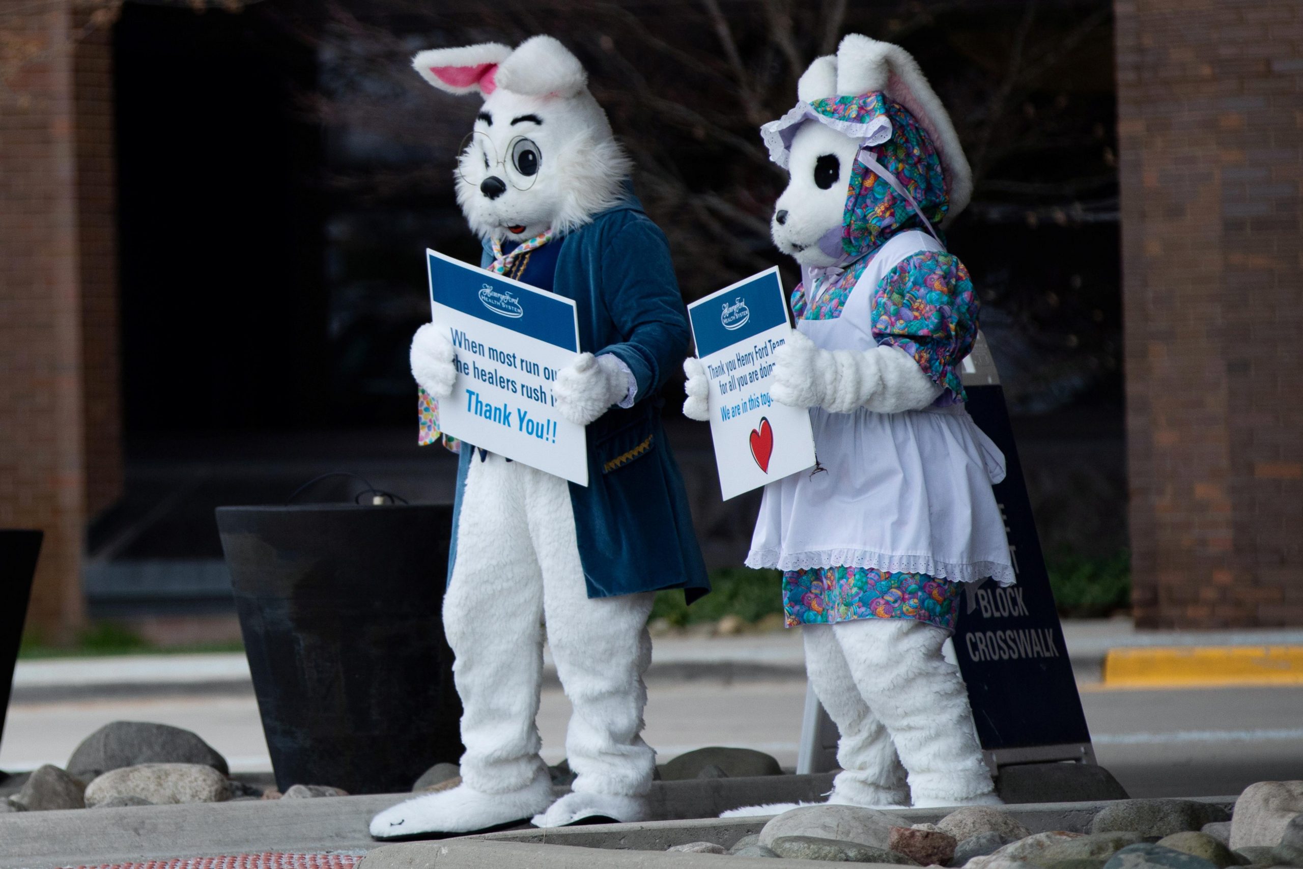 Reaching grim milestone, United States logs world's highest coronavirus death toll 1