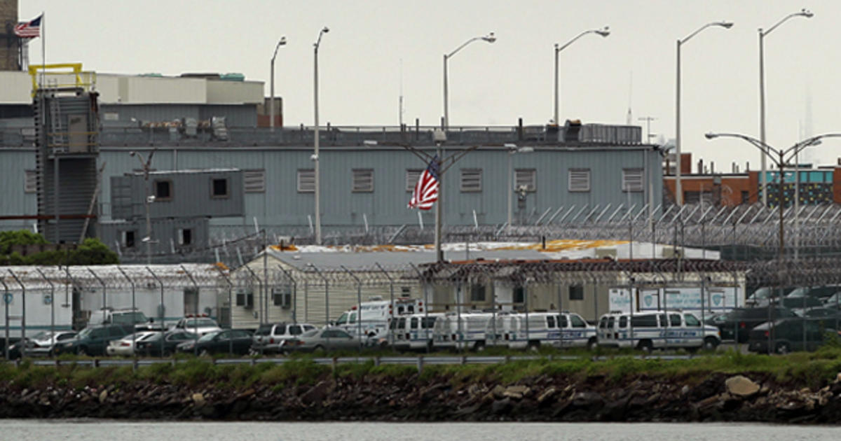 First Rikers Island inmate dies after testing positive for coronavirus 1