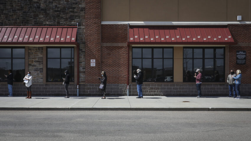 Stay 6 feet apart, we’re told. But how far can air carry the
coronavirus? 1