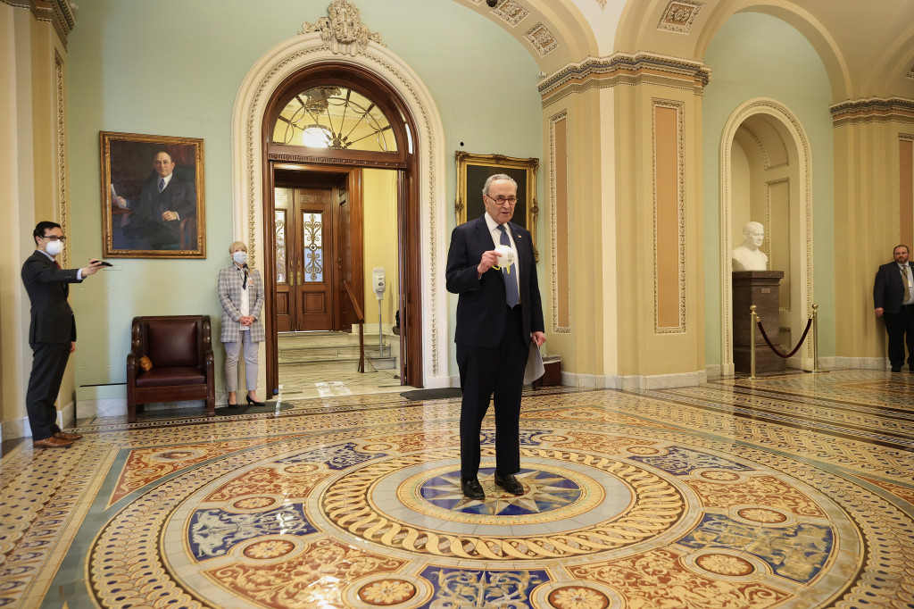 Coronavirus: Senate passes new small business
bailout 1