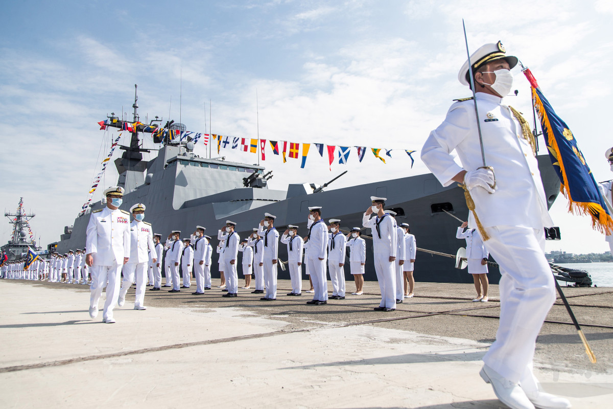 Taiwan to quarantine 700 sailors to fight coronavirus
spread 1 Taiwan to quarantine 700 sailors to fight coronavirus
spread 1