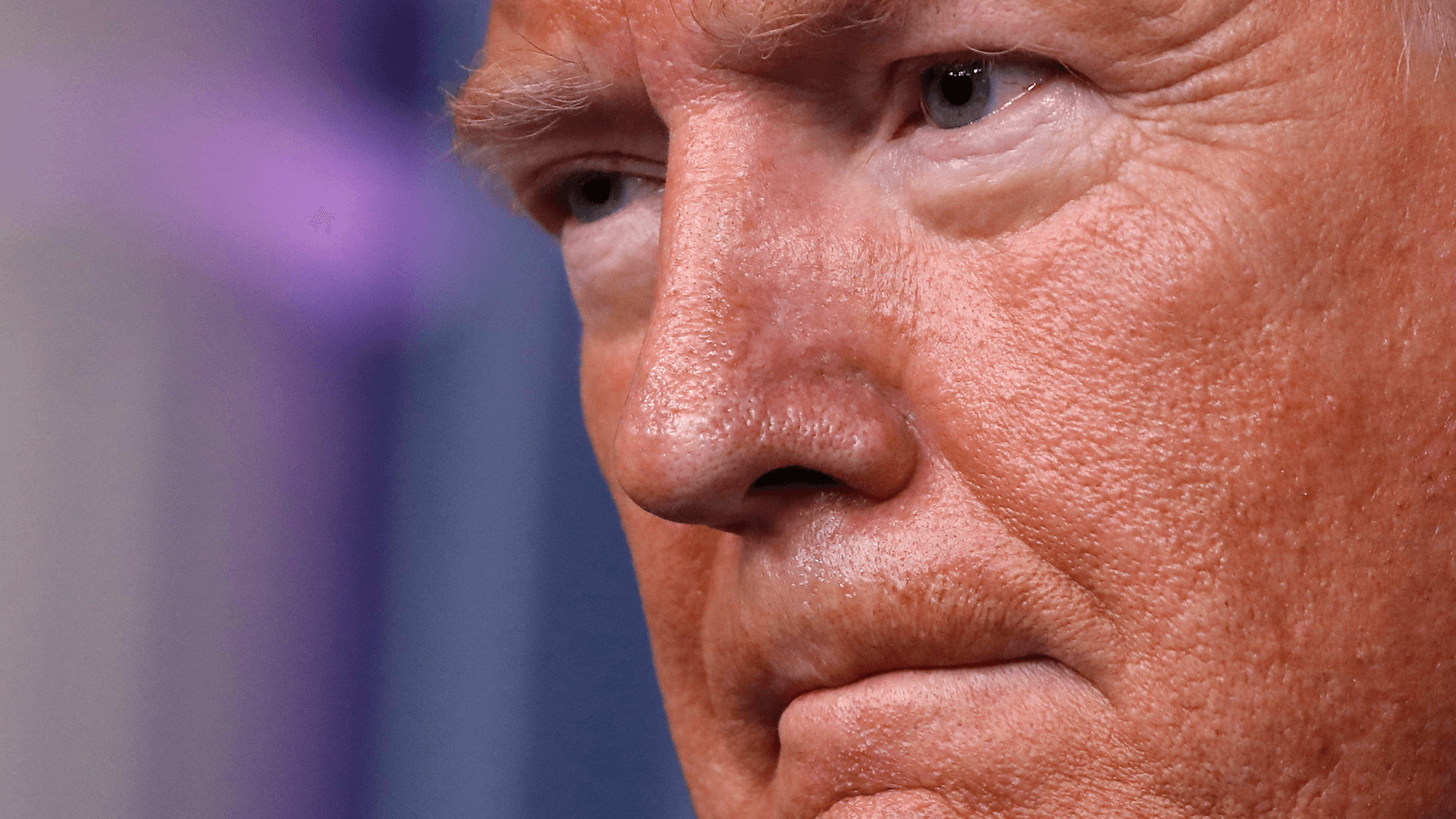Trump suggests wearing a scarf against coronavirus. The CDC isn’t so sure. 1