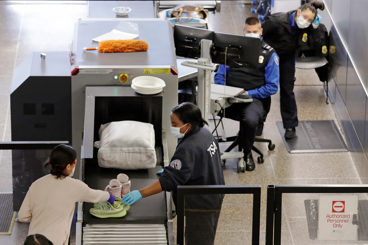 Over 500 TSA workers test positive for coronavirus, 200 from
NYC area 1