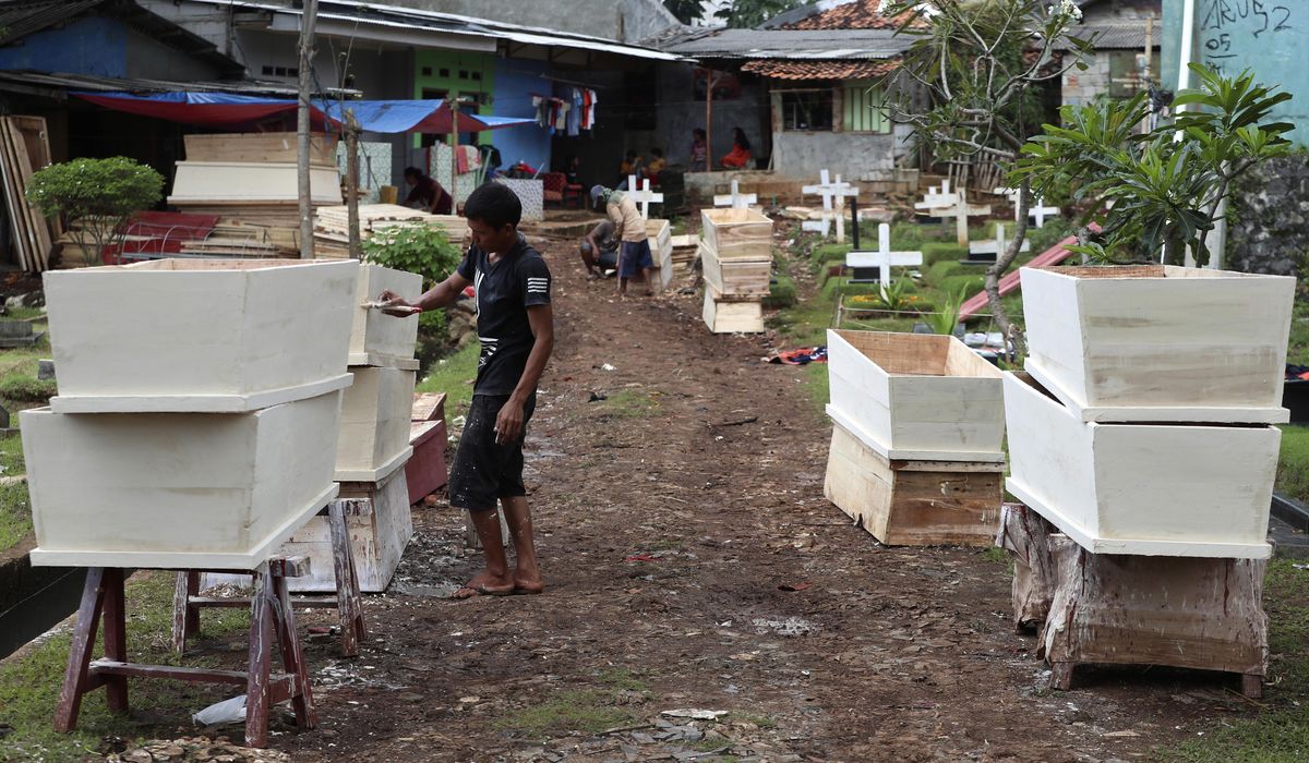 After denial, Indonesia sees mounting coronavirus
deaths 1