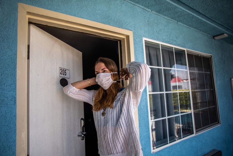 US records 22,000 more coronavirus cases 1