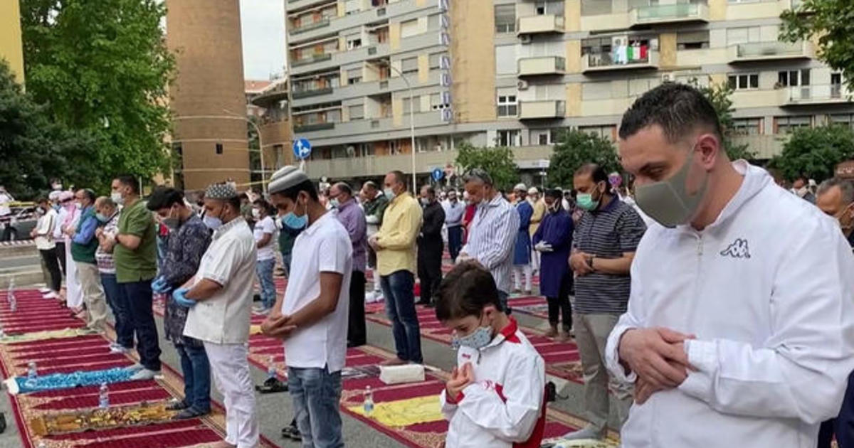 Muslims celebrate Eid amid coronavirus outbreak 1