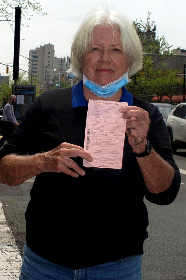 Protesters Say the NYPD Uses Social Distancing to Justify
Coronavirus Crackdown 1