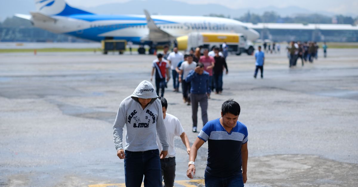 Trump is continuing deportations during the pandemic. It’s
causing the coronavirus to spread. 1