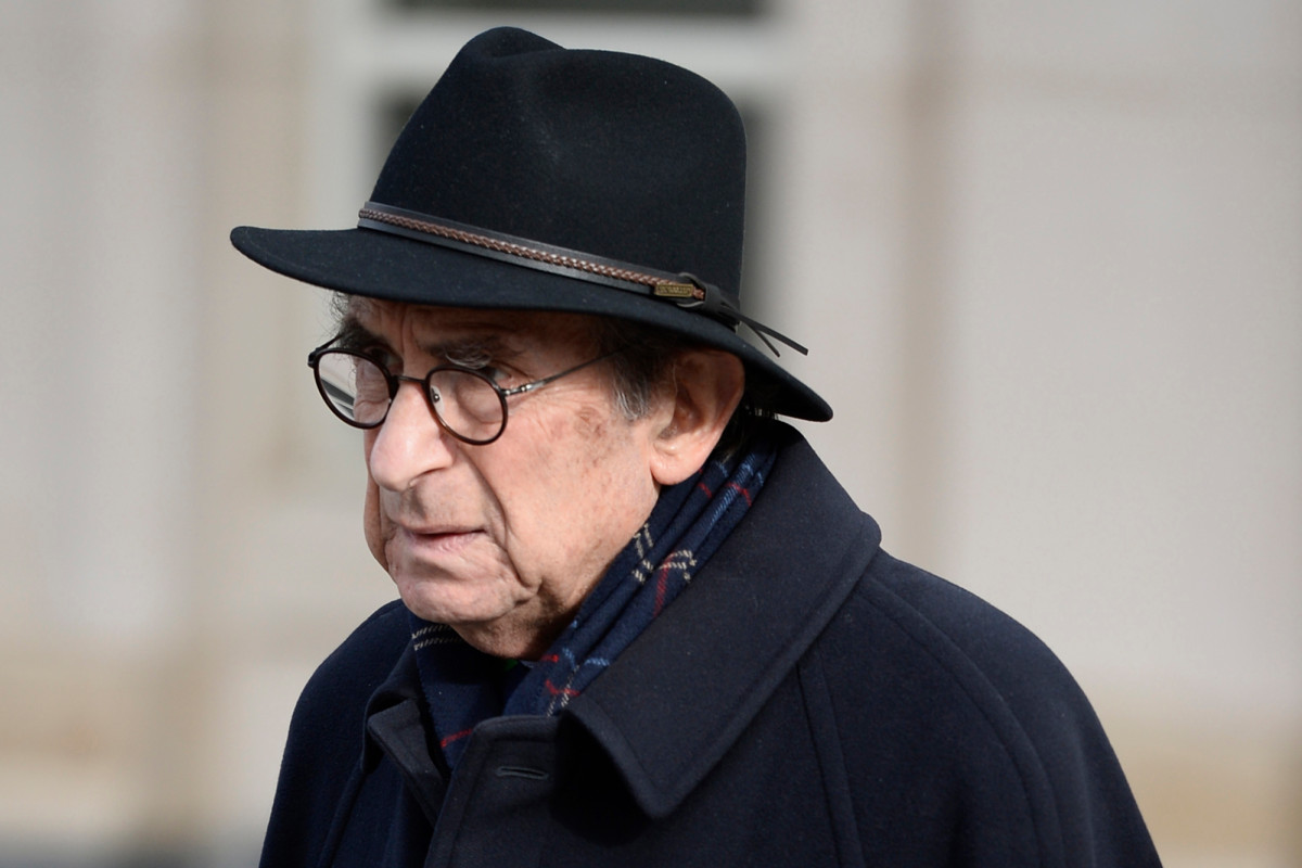 Lawyer caught telling judge his cured client still has
coronavirus 1