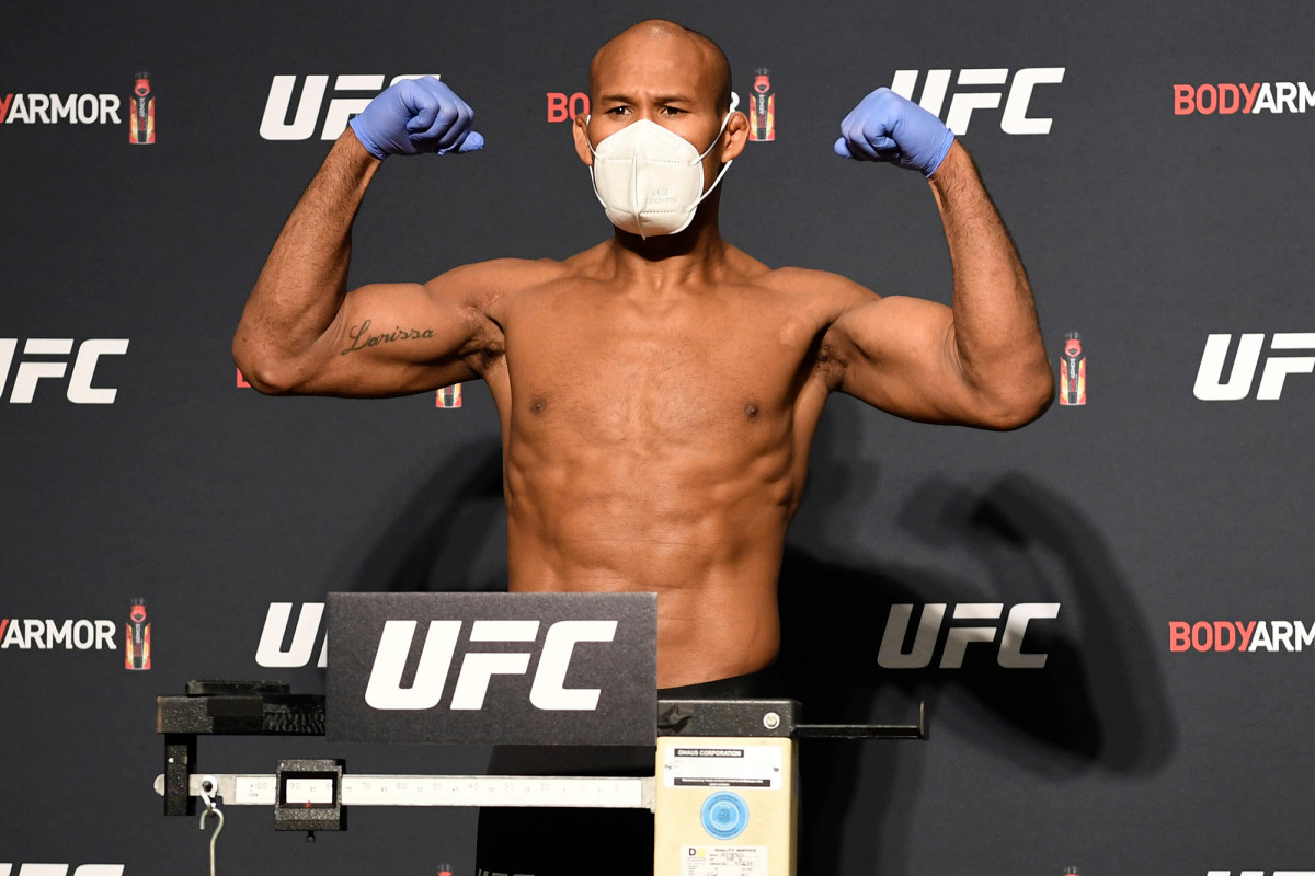Ronaldo Souza out of UFC 249 after testing positive for
coronavirus 1