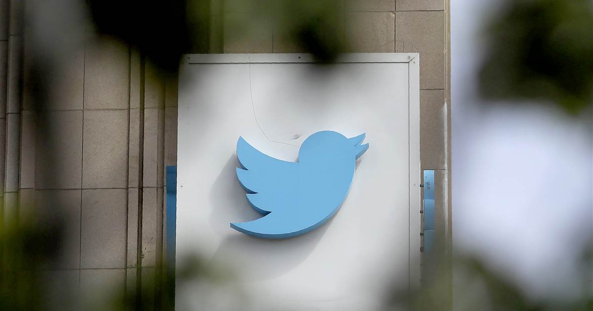 Twitter to add labels on questionable virus info: 'Get the
facts about COVID-19' 1