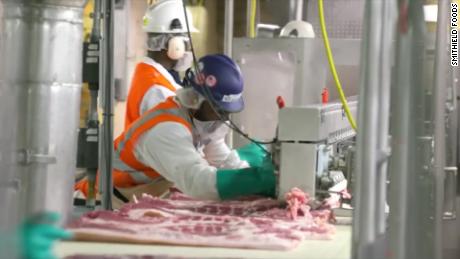 370 workers at a pork plant tested positive for coronavirus.
All were asymptomatic 1