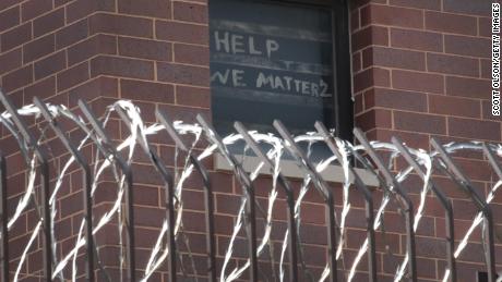 Jails can spread coronavirus to nearby communities, study
finds 1