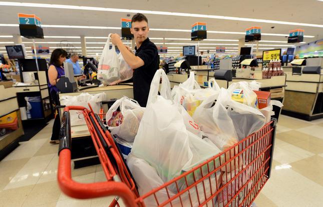 Opinion: COVID-19 plastic bag revival relies on industry
propaganda 1