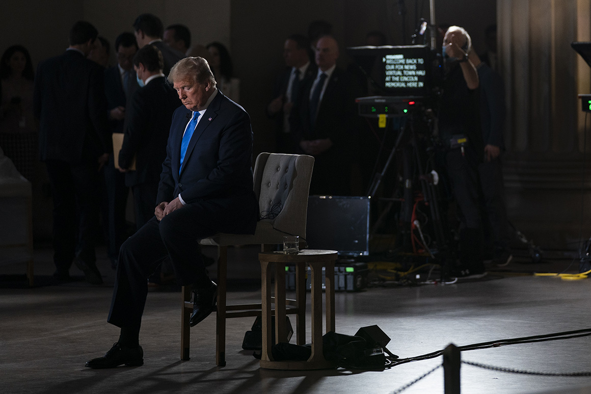 Trump launches a coronavirus recovery tour against a grim
backdrop 1