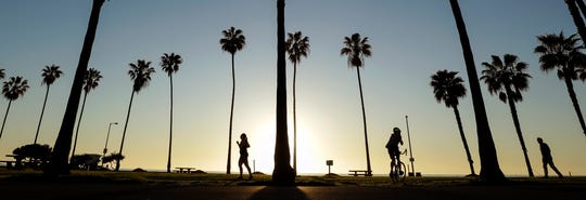 In CA: SoCal has the sun, surf and most coronavirus
cases 1