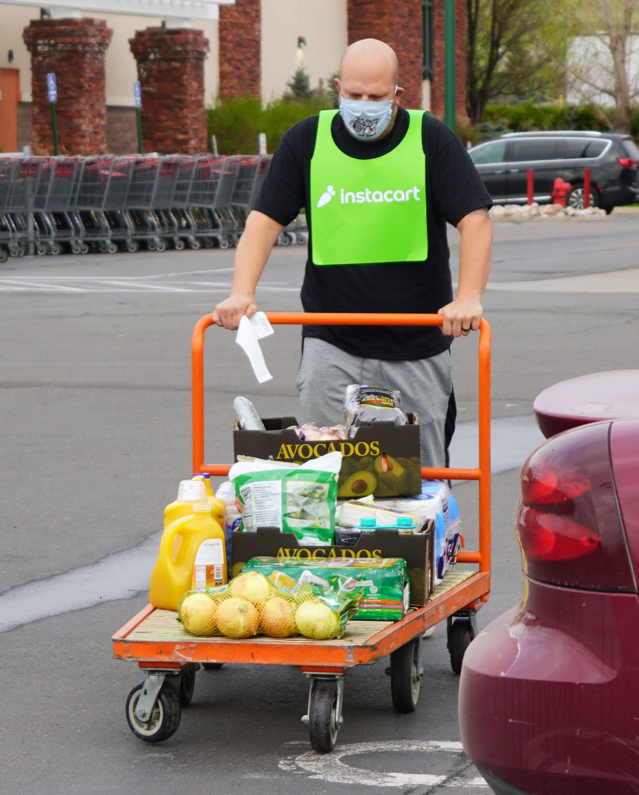 For Instacart shopper, chance to earn outweighs coronavirus
safety risk 1