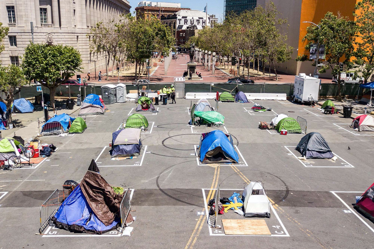 San Fransisco socially distances its homeless encampments
amid coronavirus pandemic 1
