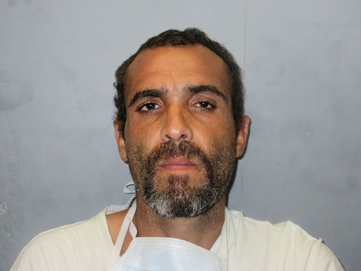 Florida man charged with kidnapping after allegedly forcing
teen to drive him through coronavirus checkpoint 1