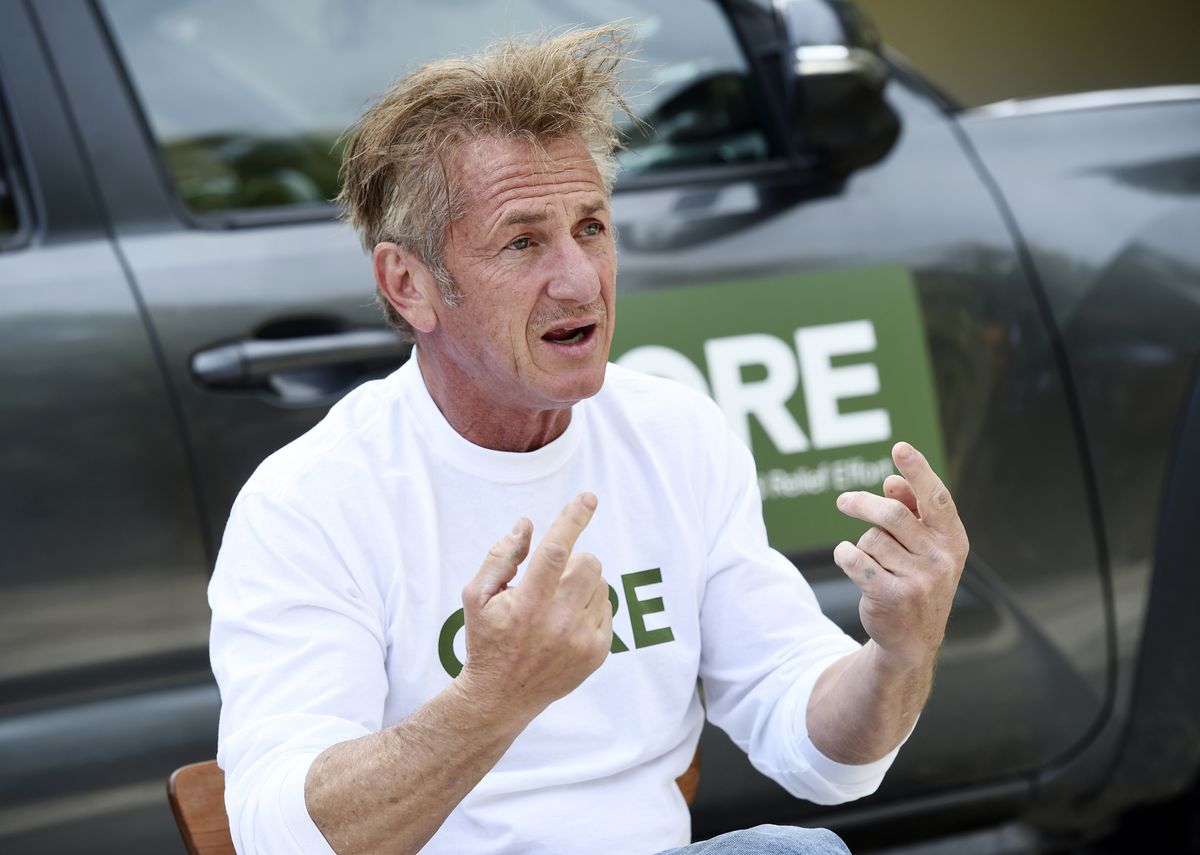 Actor Sean Penn, Mayor Lori Lightfoot to tour Chicago
coronavirus testing facility 1 Actor Sean Penn, Mayor Lori Lightfoot to tour Chicago
coronavirus testing facility 1