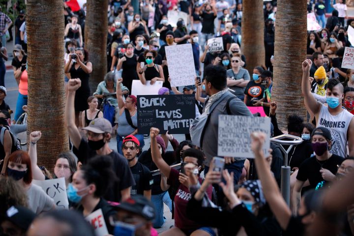 Massive U.S. Protests Raise Fears Of New Coronavirus
Outbreaks 1
