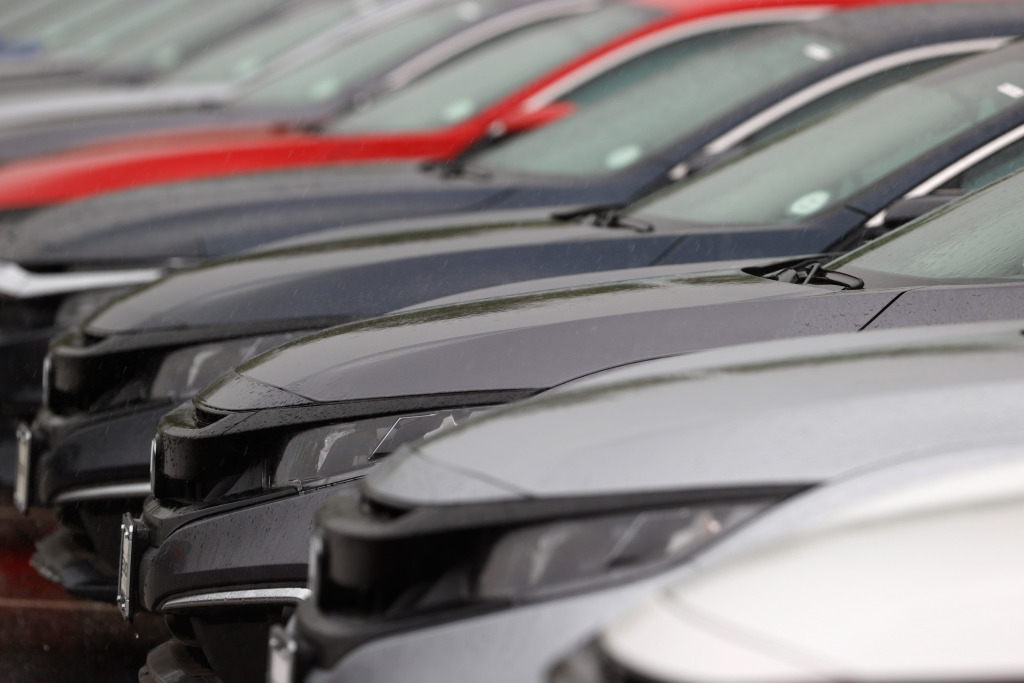 Colorado auto registrations take a dive following
coronavirus outbreak 1