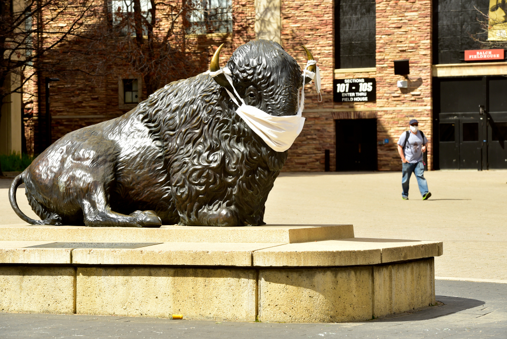 CU Boulder students urged to self-quarantine to fight surge
in COVID-19 1
