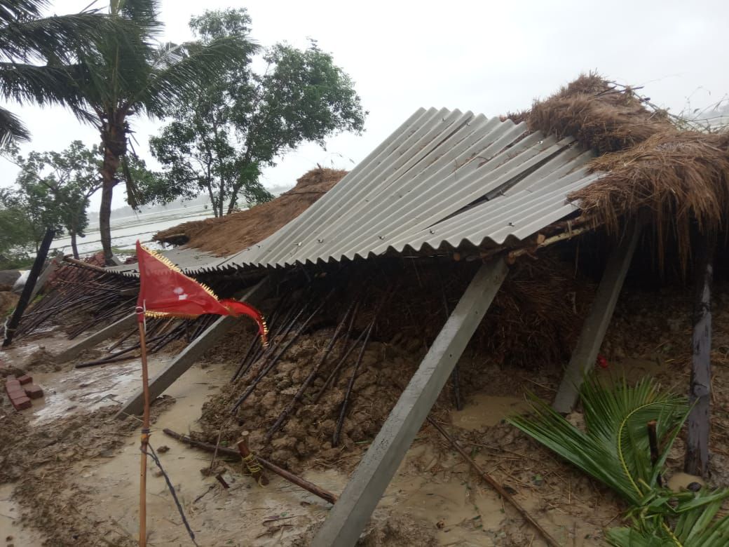 A massive cyclone battered India and Bangladesh. The
coronavirus makes recovery even harder. 1