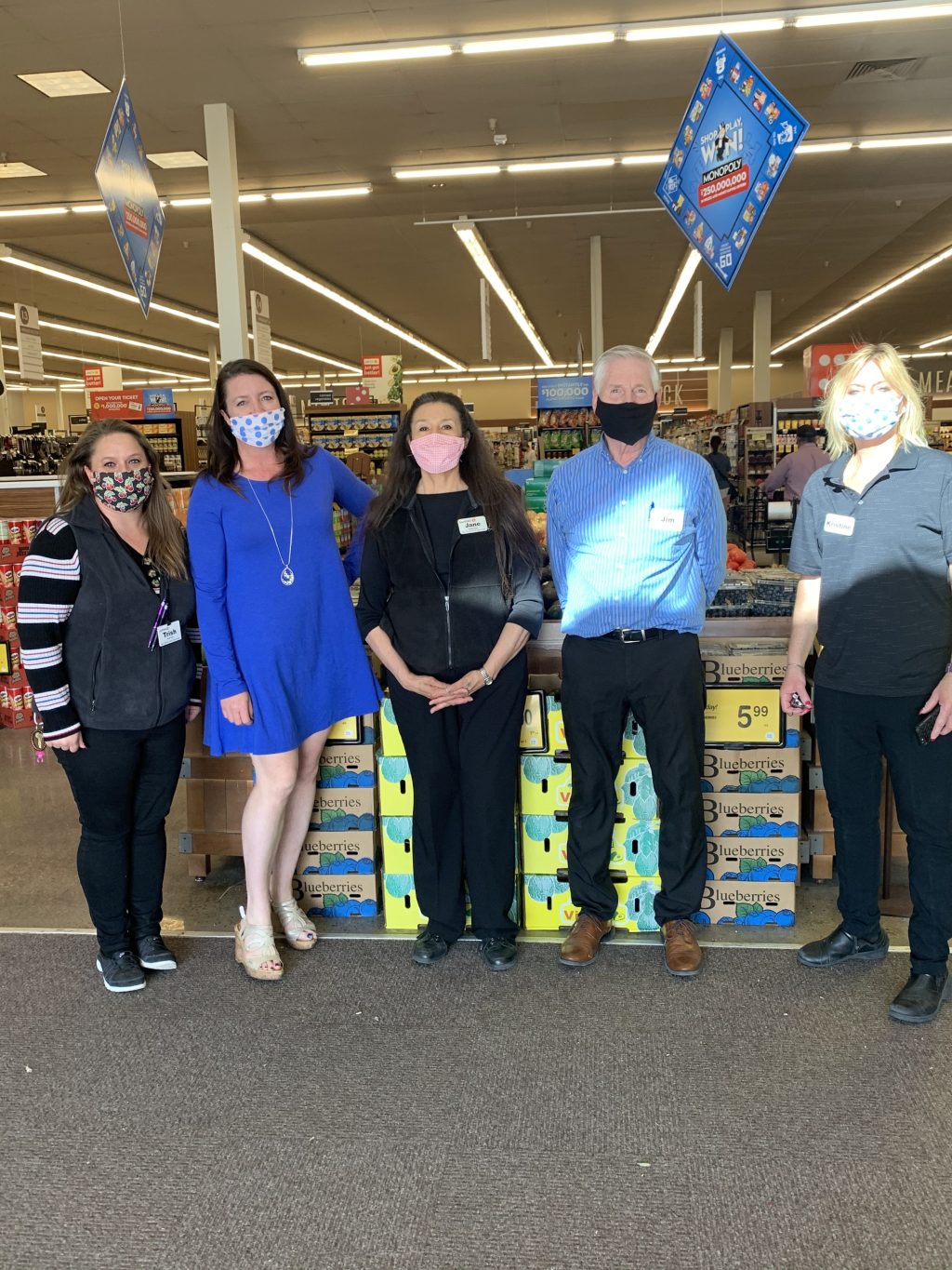 LIV SIR Brokers Give Back to the Community During
COVID-19 1