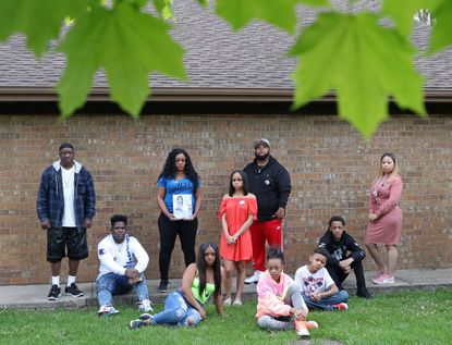 ‘It kind of feels like a murder’: COVID-19 complicates
Mother’s Day for Illinoisans who lost their moms to the
virus 1 ‘It kind of feels like a murder’: COVID-19 complicates
Mother’s Day for Illinoisans who lost their moms to the
virus 1