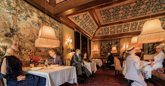 Coronavirus Era: Inn at Little Washington Reopens with
Dining Mannequins to Implement Social Distancing 1