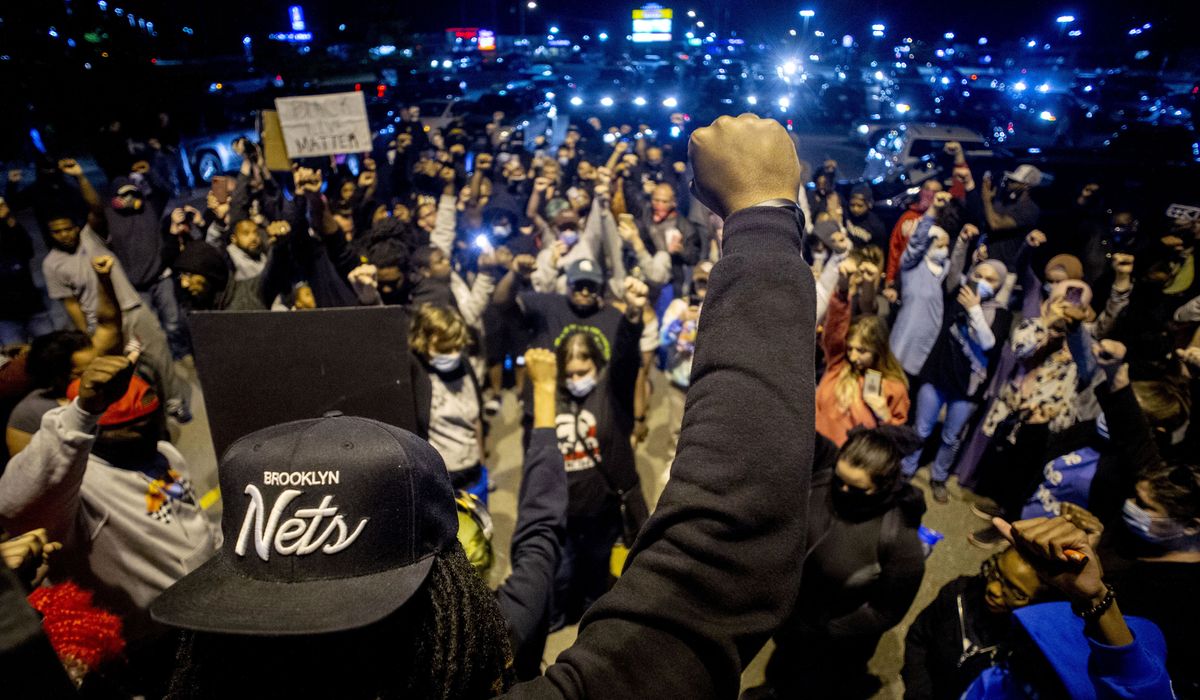 George Floyd protests could fuel coronavirus second wave,
officials warn 1